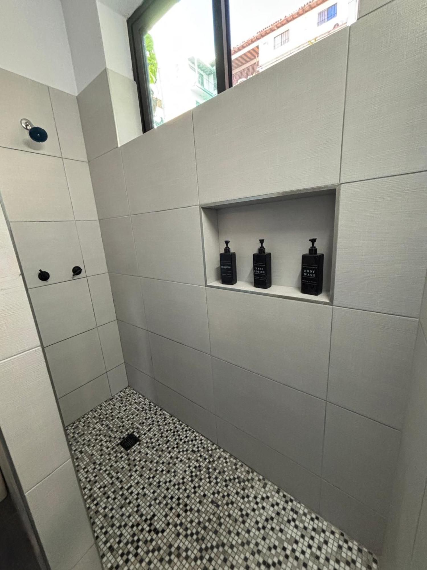 Newly Renovated B2 With Patio Sleeps 2 Apartment *